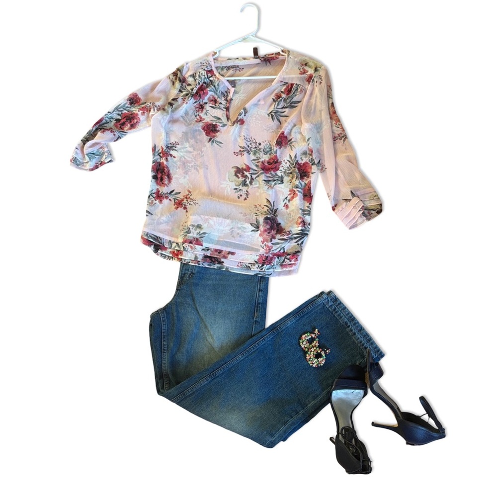 Kut from the Kloth Pink Floral Sheer Blouse NWOT - Picture 3 of 13